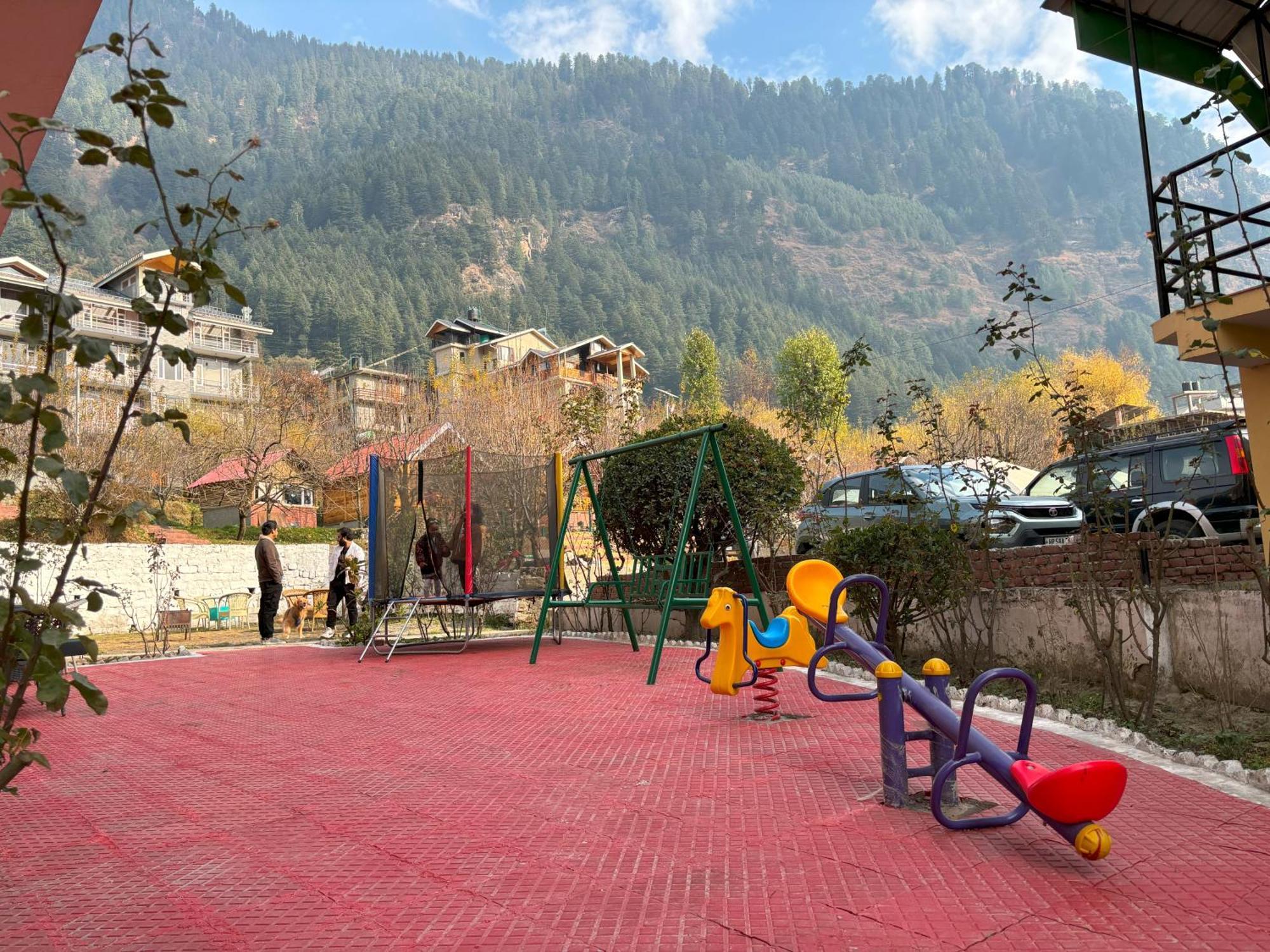 West Western Resort Manali #Neartomallroad #Gym #Lawn #Playingzone #Pooltable #Kidsfriendly #Mountainview #Tabletennis #Familyfriendly #Privateparking Buitenkant foto