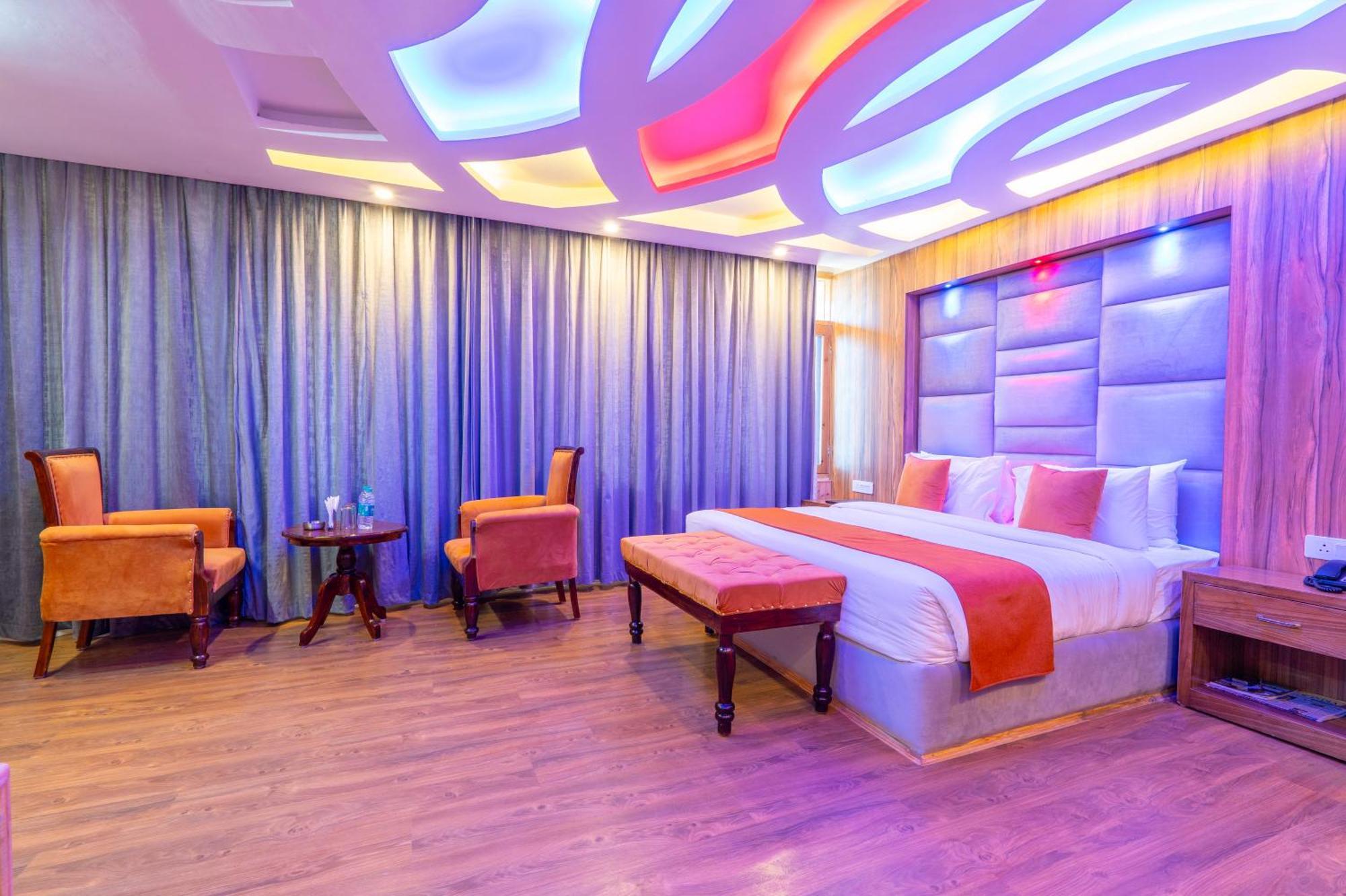 West Western Resort Manali #Neartomallroad #Gym #Lawn #Playingzone #Pooltable #Kidsfriendly #Mountainview #Tabletennis #Familyfriendly #Privateparking Buitenkant foto