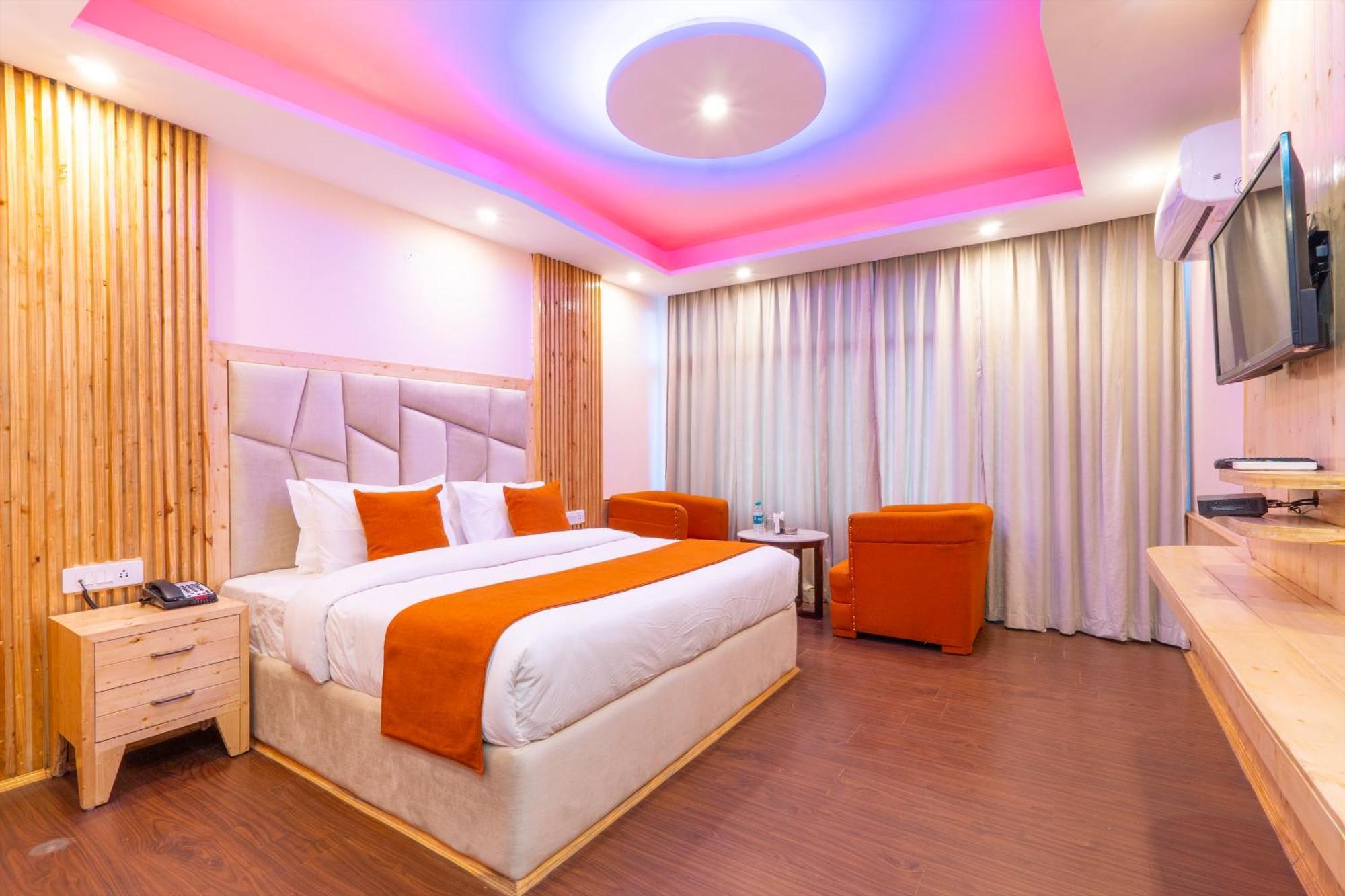 West Western Resort Manali #Neartomallroad #Gym #Lawn #Playingzone #Pooltable #Kidsfriendly #Mountainview #Tabletennis #Familyfriendly #Privateparking Buitenkant foto