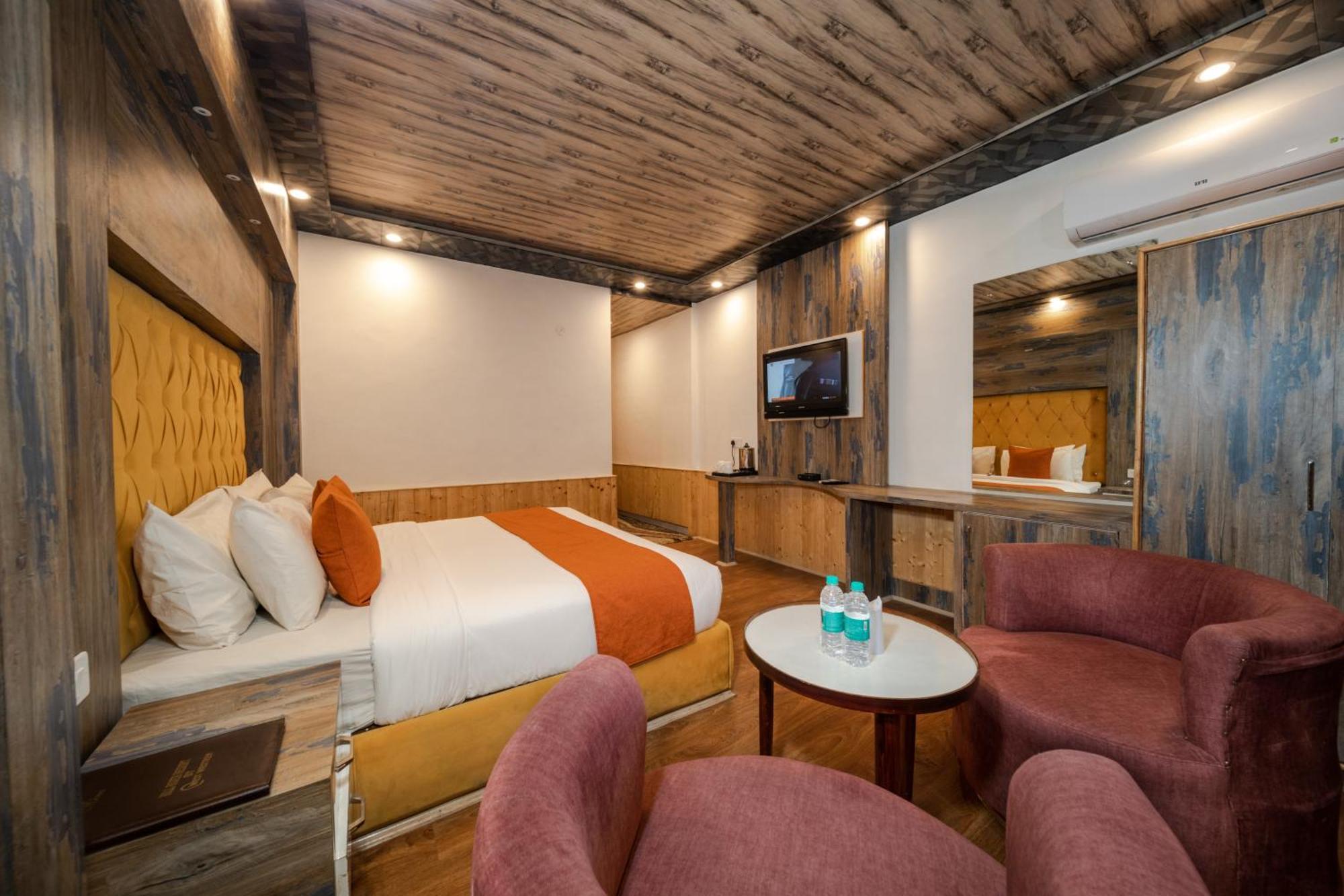 West Western Resort Manali #Neartomallroad #Gym #Lawn #Playingzone #Pooltable #Kidsfriendly #Mountainview #Tabletennis #Familyfriendly #Privateparking Buitenkant foto